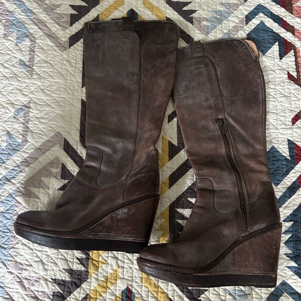 FRYE Women's Paige Wedge Boot, Slate Burnished Antiqued Leather- 9 - Picture 6 of 7